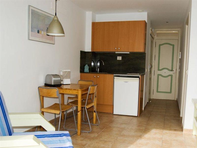 Apartamentos Karina بلايا ديل إنغلز المظهر الخارجي الصورة