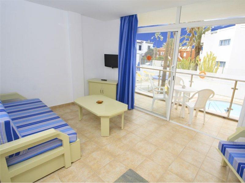 Apartamentos Karina بلايا ديل إنغلز المظهر الخارجي الصورة
