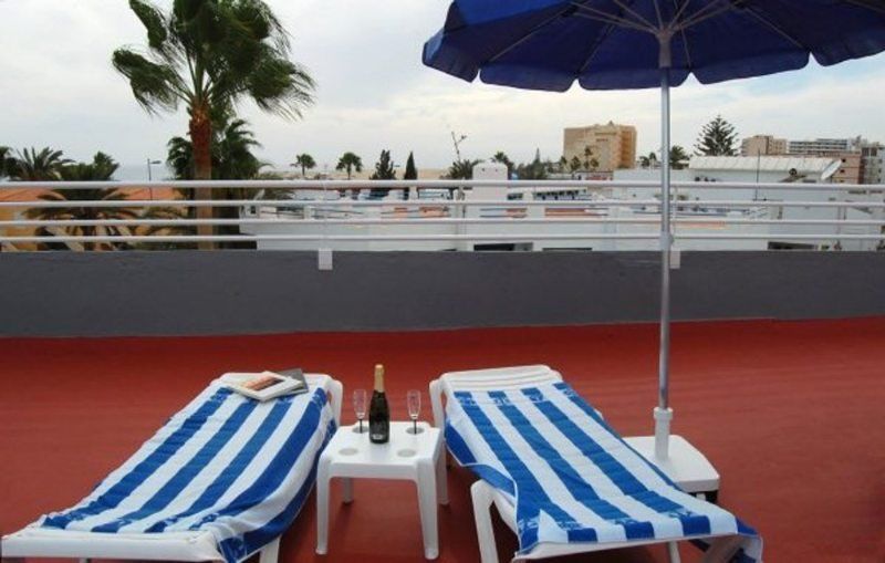 Apartamentos Karina بلايا ديل إنغلز المظهر الخارجي الصورة