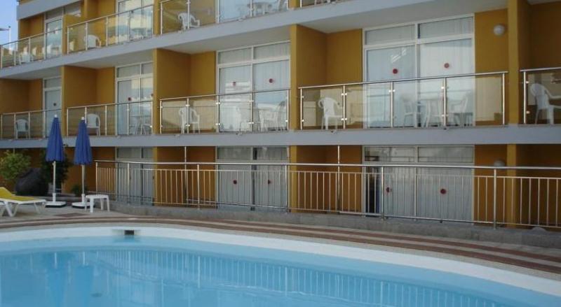 Apartamentos Karina بلايا ديل إنغلز المظهر الخارجي الصورة