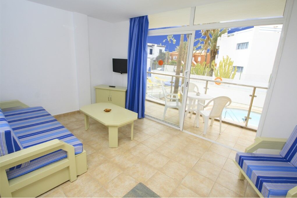Apartamentos Karina بلايا ديل إنغلز المظهر الخارجي الصورة