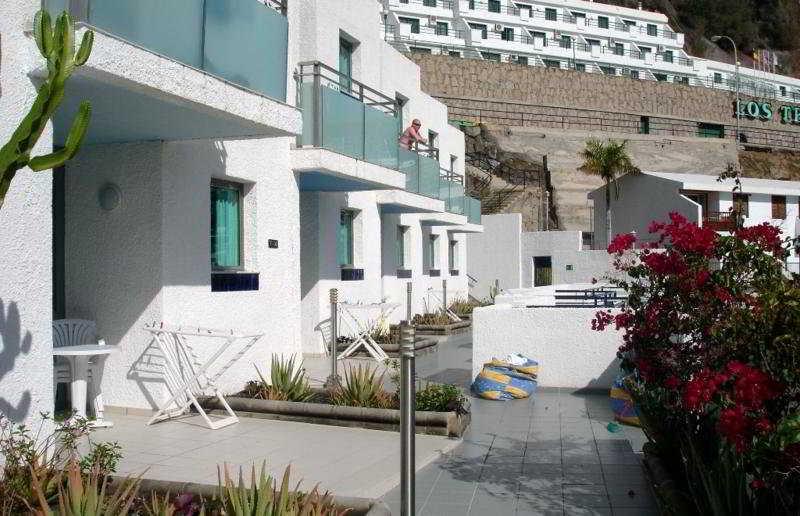 Apartamentos Karina بلايا ديل إنغلز المظهر الخارجي الصورة