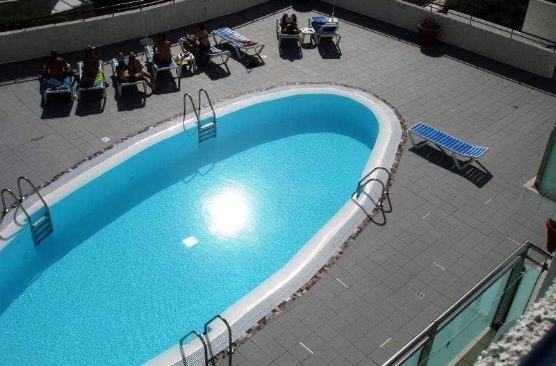 Apartamentos Karina بلايا ديل إنغلز المظهر الخارجي الصورة